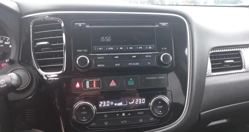 Mitsubishi Outlander cena 67900 przebieg: 143772, rok produkcji 2016 z Dobra małe 379
